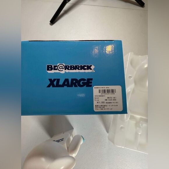 Medicom Toy BE@RBRICK XLARGE Little Friend White 400% - Picture 6 of 9
